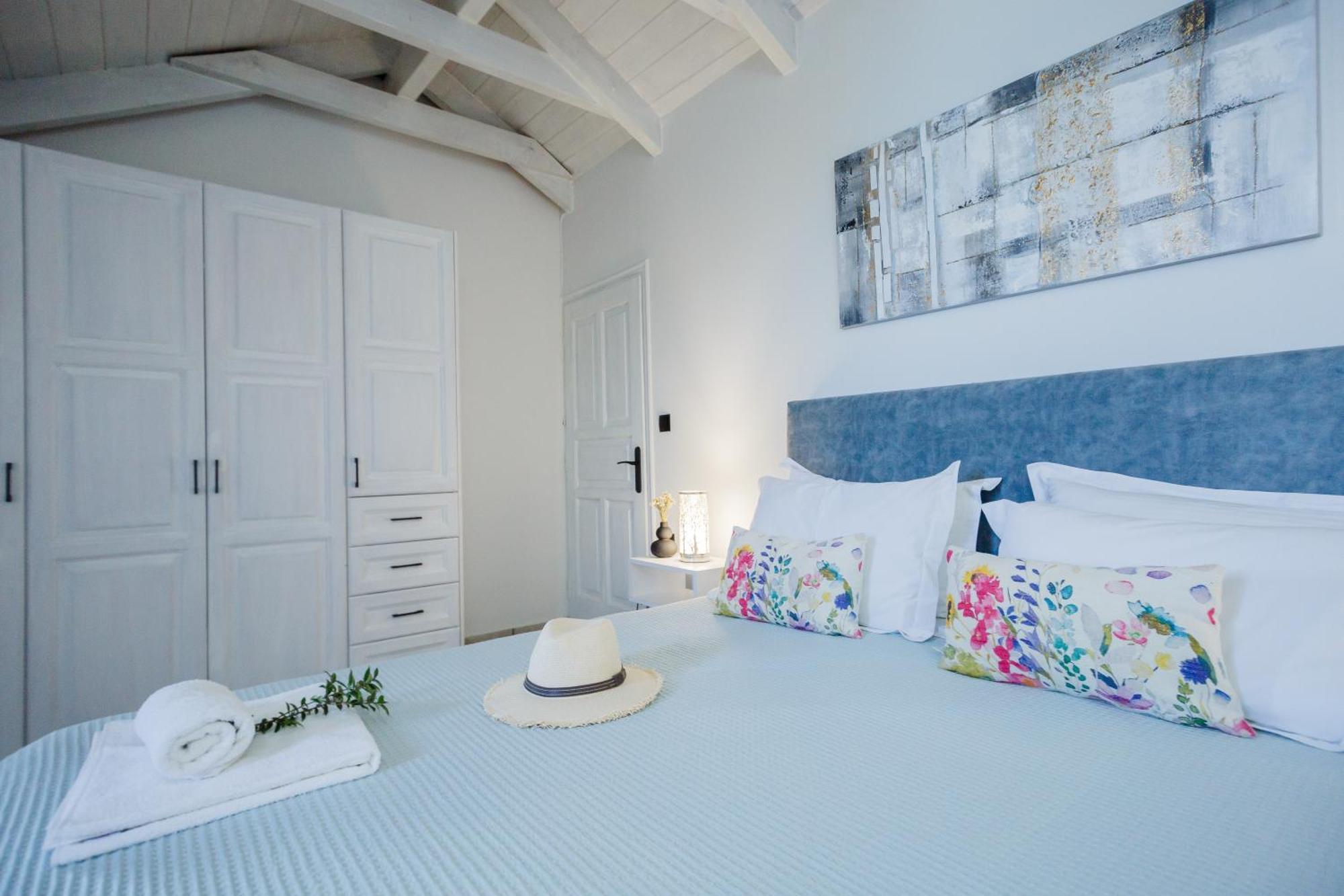 Tonias Houses - Thea House And Vrachos Attic Appartment Alykanas  Exterior foto