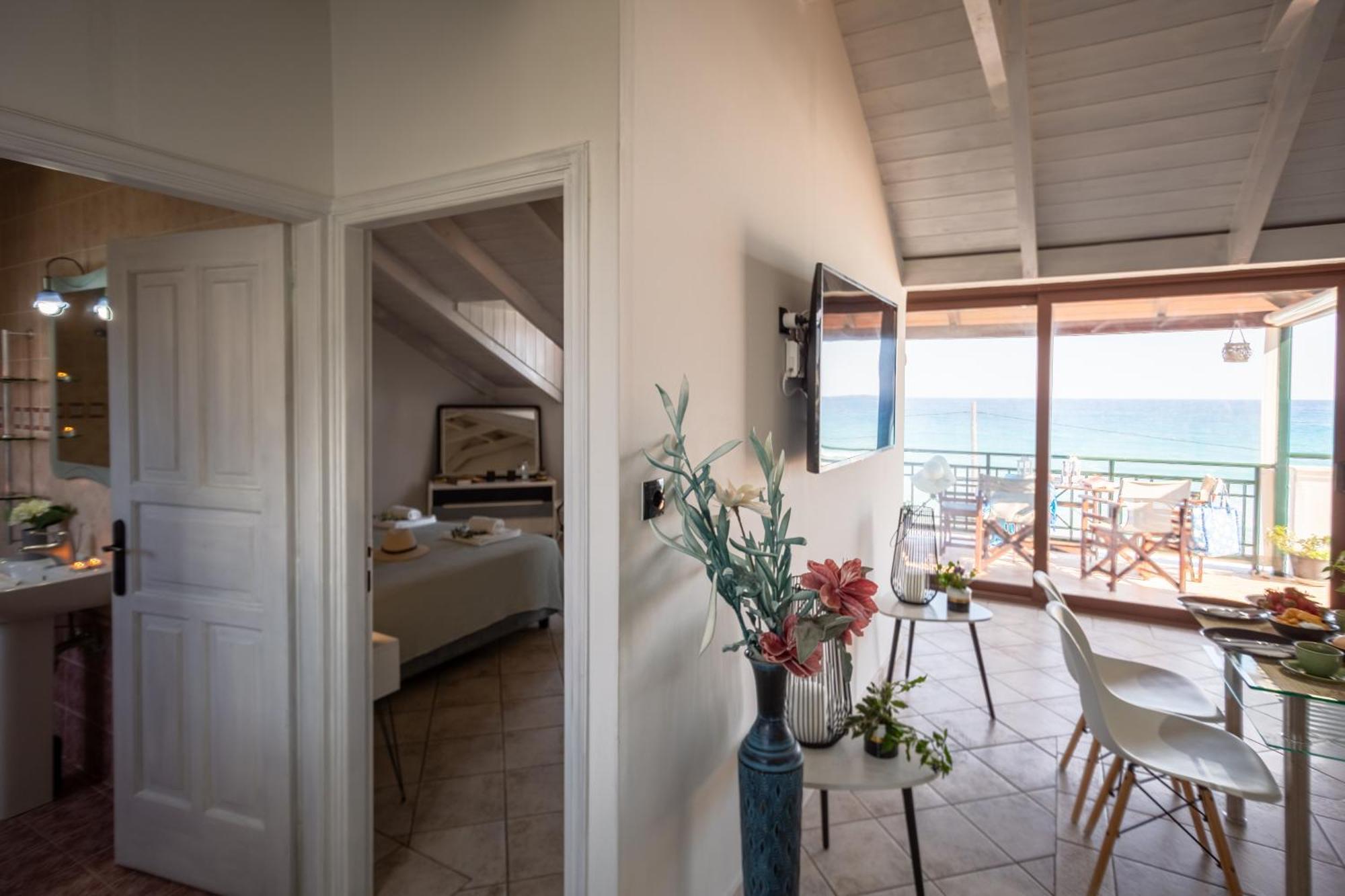 Tonias Houses - Thea House And Vrachos Attic Appartment Alykanas  Exterior foto